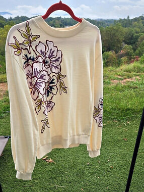 Anthropologie Floral Embroidered Sweatshirt Cream Size Medium